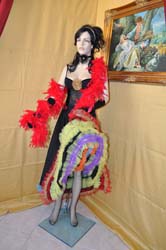 Costume in stile Can Can del Moulin Rouge (3)