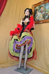 Costume in stile Can Can del Moulin Rouge (5)
