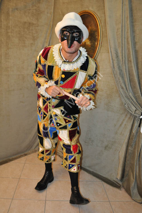 Arlecchino-Commedia-dell'Arte-Costume (9)