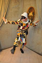 Arlecchino-Commedia-dell'Arte-Costume (1)