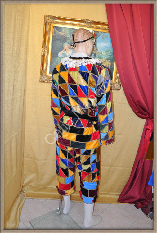 Costume-Arlecchino-nella-Commedia-(14)