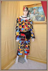 Costume-Arlecchino-nella-Commedia-(1)