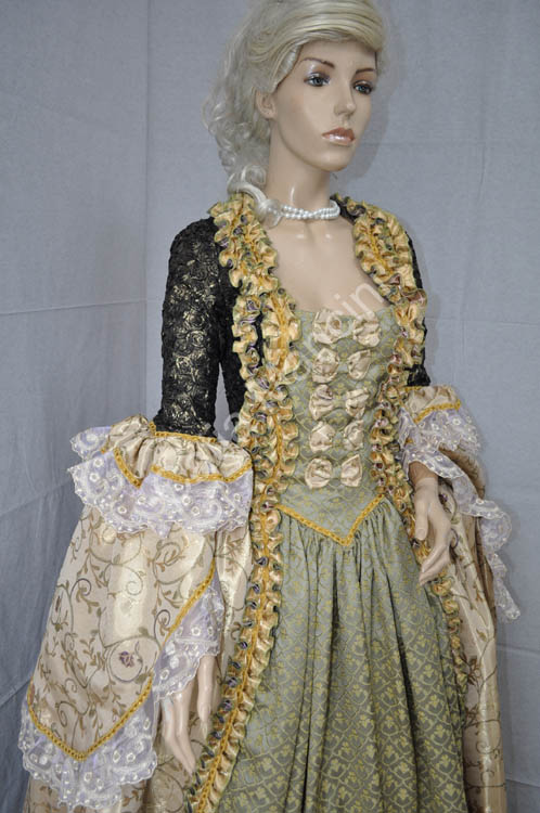 woman of the eighteenth century costume (11)