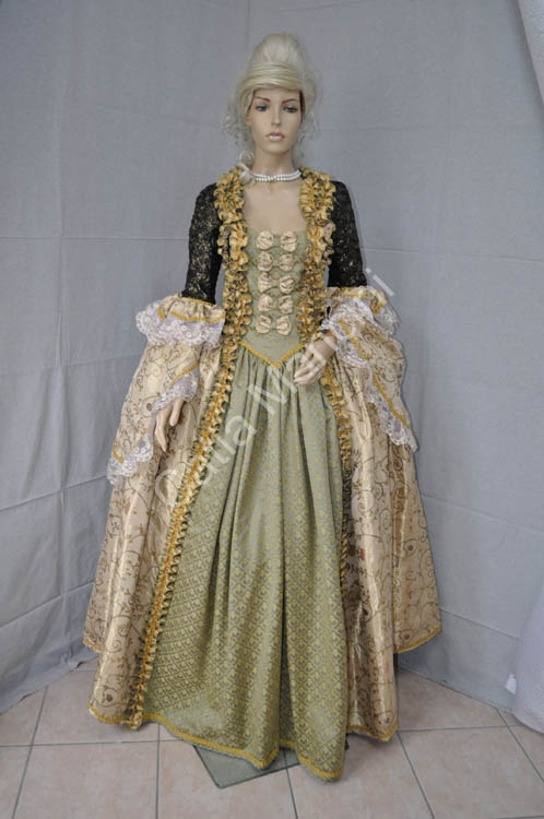 woman of the eighteenth century costume (3)