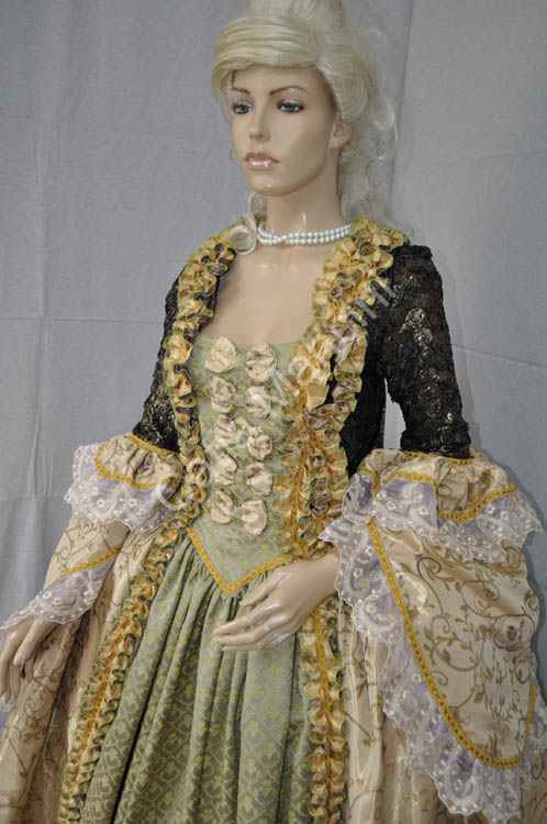 woman of the eighteenth century costume (4)