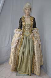 woman of the eighteenth century costume (1)