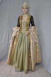 woman of the eighteenth century costume (2)