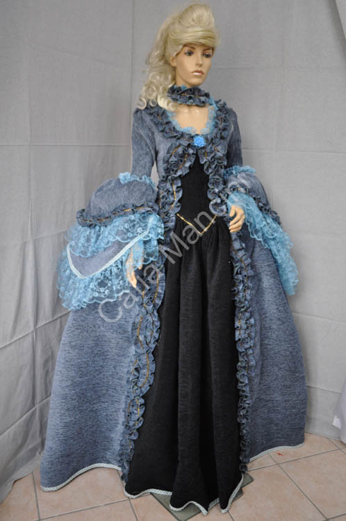 woman Carnival of Venice historical dress (10)