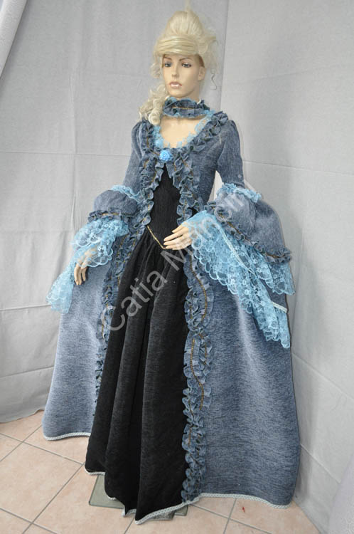 woman Carnival of Venice historical dress (16)