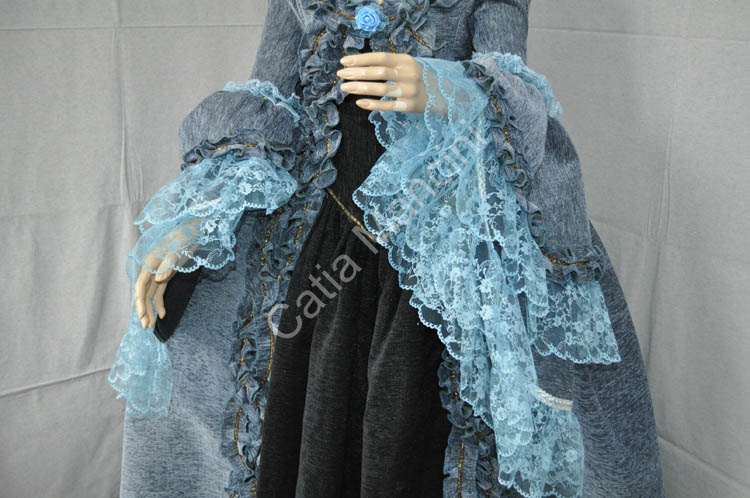 woman Carnival of Venice historical dress (6)