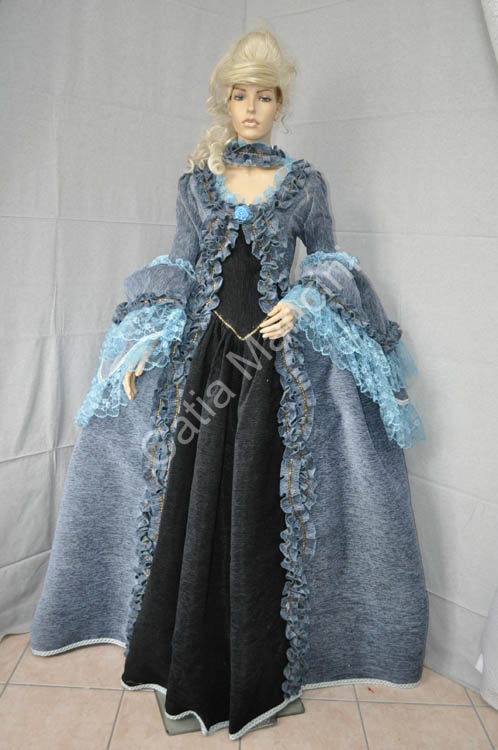 woman Carnival of Venice historical dress (9)