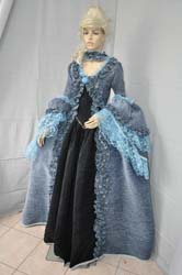 woman Carnival of Venice historical dress (16)