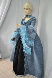 woman Carnival of Venice historical dress (5)