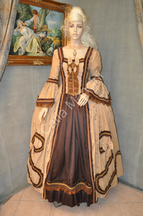 Dama-Veneziana-del-1736-Carnevale (10)