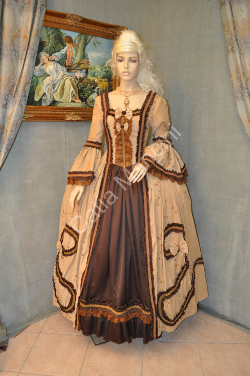 Dama-Veneziana-del-1736-Carnevale (14)