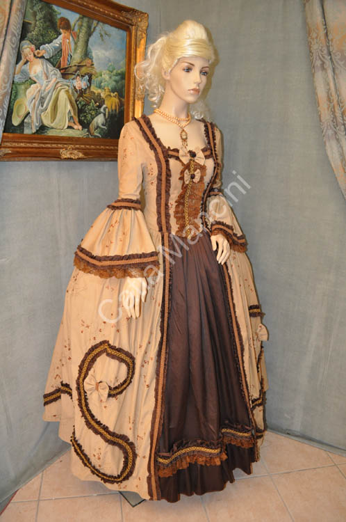 Dama-Veneziana-del-1736-Carnevale (2)