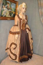 Dama-Veneziana-del-1736-Carnevale (2)
