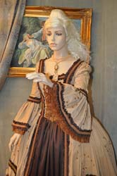 Dama-Veneziana-del-1736-Carnevale (6)