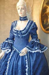 Abito-Nobildonna-di-Venezia-1700-Strangolino (1)