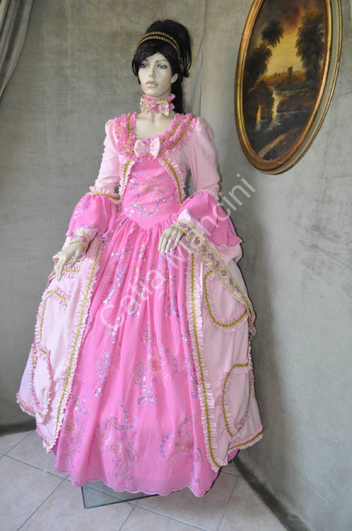 Marie Antoinette Bals de Versailles Costume (1)