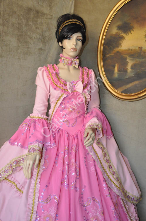 Marie Antoinette Bals de Versailles Costume (10)