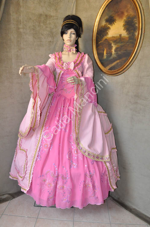 Marie Antoinette Bals de Versailles Costume (12)