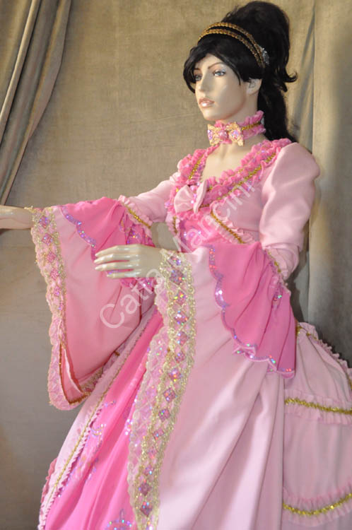 Marie Antoinette Bals de Versailles Costume (13)