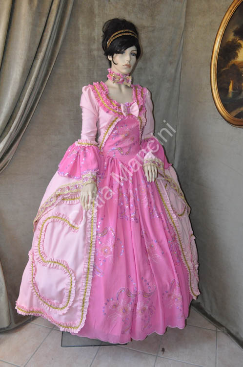 Marie Antoinette Bals de Versailles Costume (5)