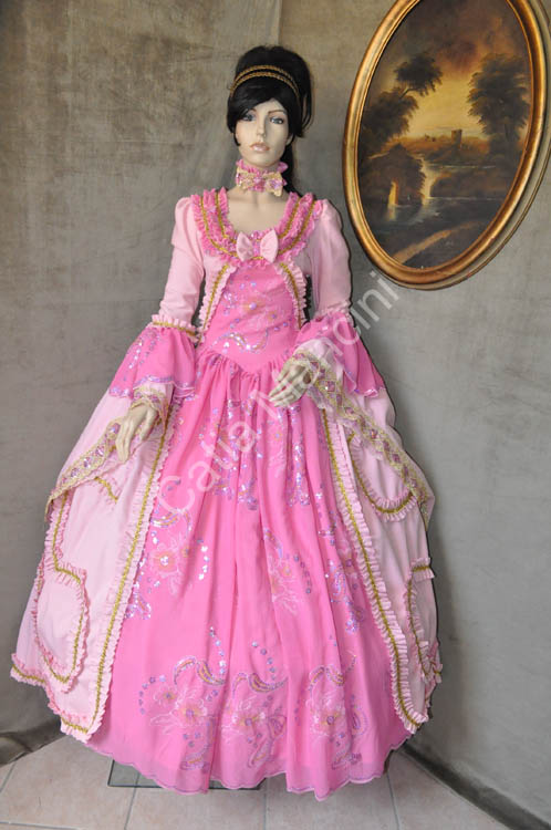Marie Antoinette Bals de Versailles Costume (7)