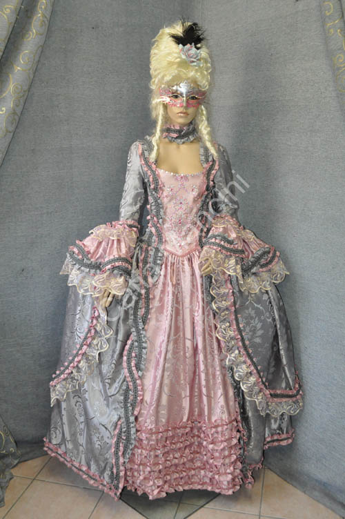 Costume Storico Donna del Settecento (12)