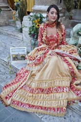 seven century woman dress 3