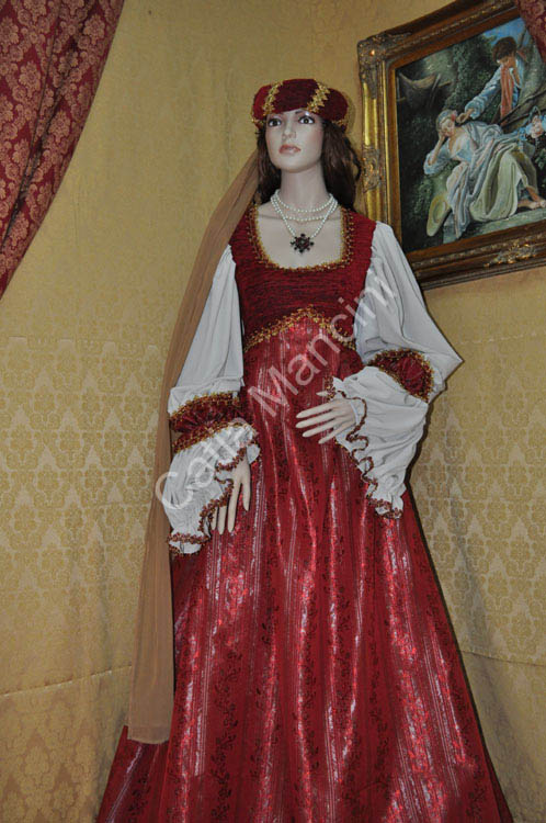 Costume Donna del Medioevo
