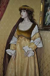 Donna del Medioevo (1)