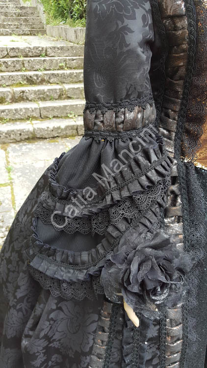 Costume Dama Nera del 1700 Catia Mancini (12)