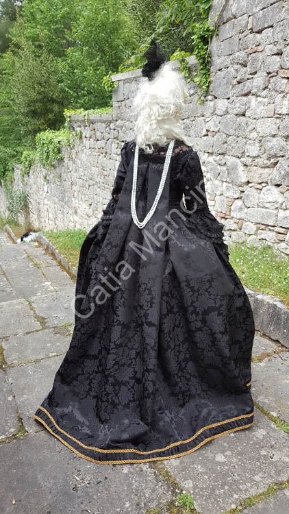 Costume Dama Nera del 1700 Catia Mancini (3)