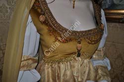 Vestito Femminile del Medioevo (8)