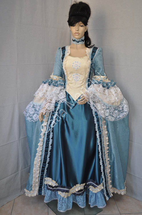 Costume Marie Antoinette of 1700 women (1)