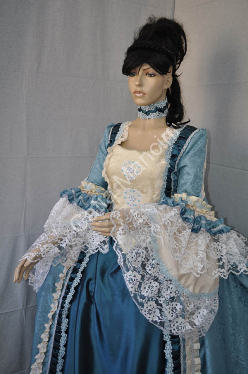 Costume Marie Antoinette of 1700 women (2)