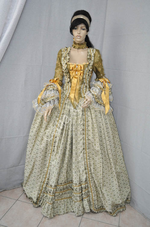 Vestito femminile del 1700 (14)