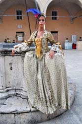 Vestito femminile del 1700 (11)