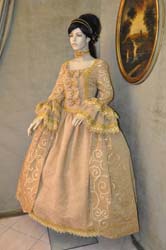 Costume-Storico-Donna-Borghesia-1700 (1)