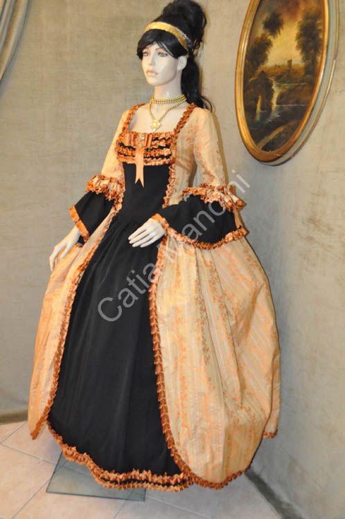 Vestito-Nobildonna-di-Venezia-1700 (1)
