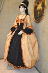 Vestito-Nobildonna-di-Venezia-1700 (1)