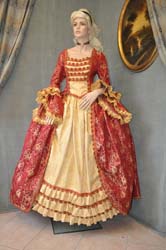 Costume-Storico-Donna-del-1700
