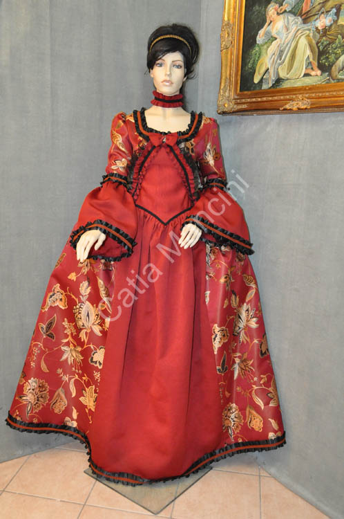 http://www.catiamancini.it/Dameofferta/614/images/Abito%20Storico%20Settecento%20(12).JPG