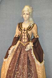 costume epoca 1700