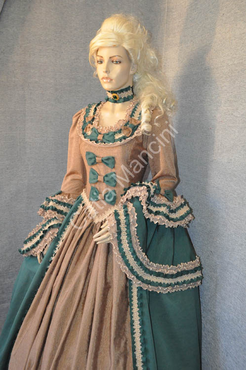 Costume del Settecento Donna (1)