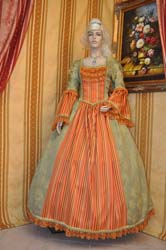Vestiti di Carnevale su misura (1)