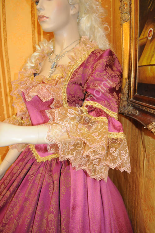 Vendita costumi e vestiti di carnevale (2)