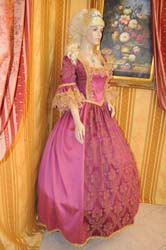 Vendita costumi e vestiti di carnevale (1)